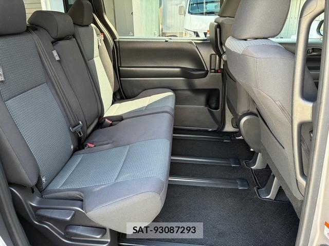 Toyota NOAH 2023-08 7804633-10