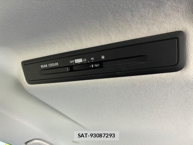 Toyota NOAH 2023-08 7804633-13