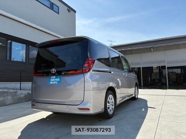 Toyota NOAH 2023-08 7804633-6