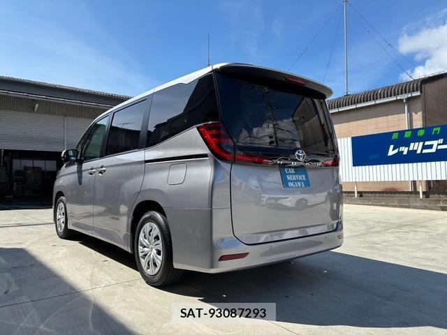 Toyota NOAH 2023-08 7804633-7