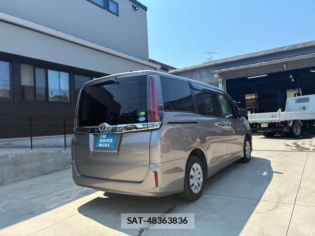 Toyota NOAH 2019-05 7804647-6