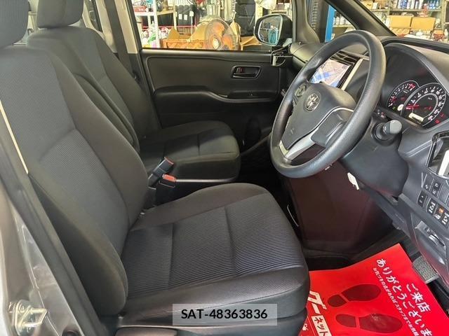 Toyota NOAH 2019-05 7804647-9