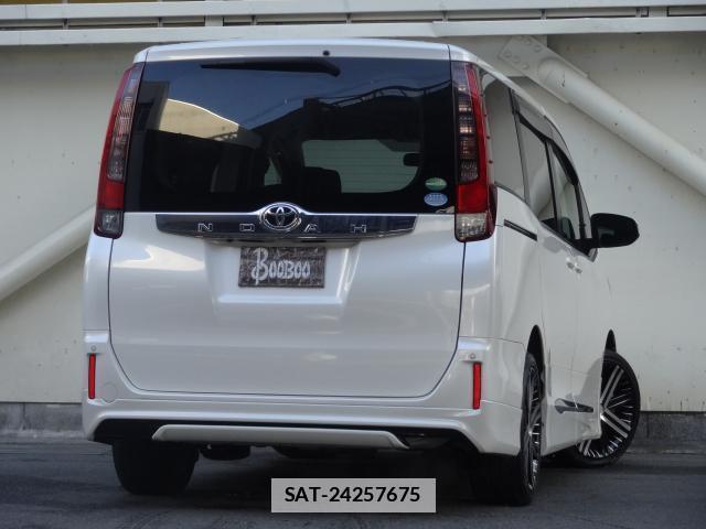 Toyota NOAH 2014-10 7805166-1