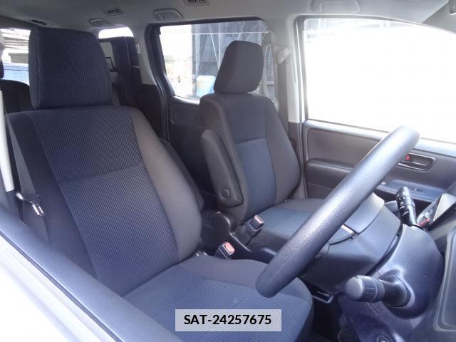 Toyota NOAH 2014-10 7805166-11