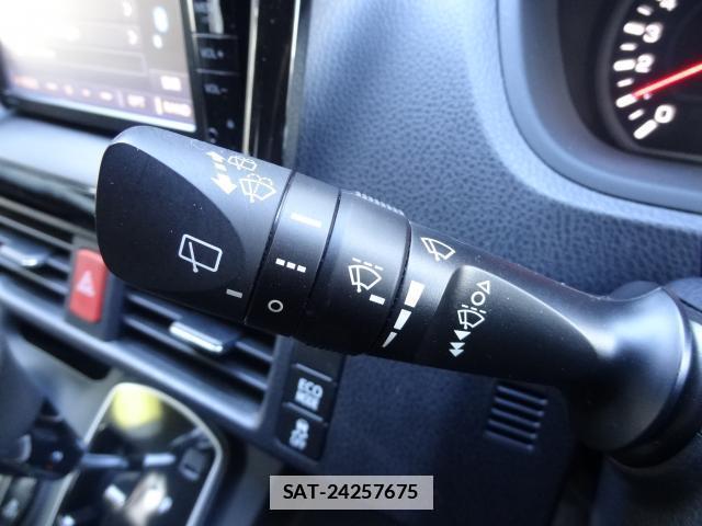 Toyota NOAH 2014-10 7805166-16