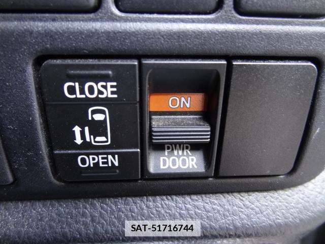 Toyota NOAH 2021-02 7805218-6