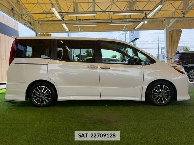 Toyota NOAH 2014-10 7805280-14