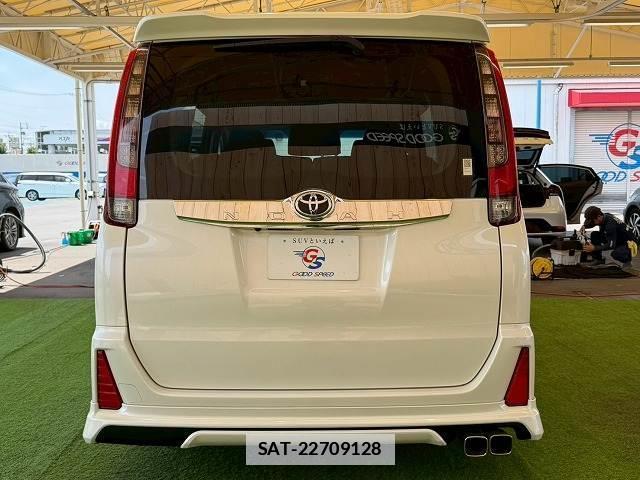 Toyota NOAH 2014-10 7805280-16