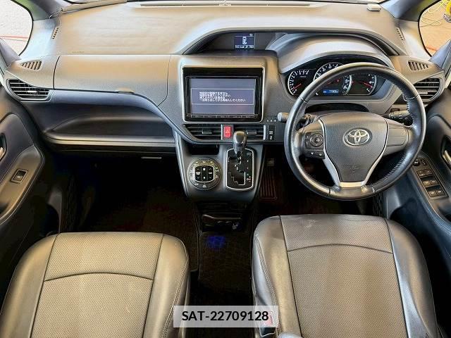 Toyota NOAH 2014-10 7805280-2