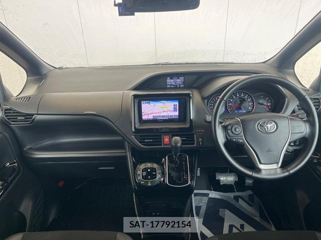 Toyota NOAH 2020-06 7805601-1