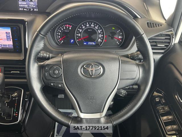 Toyota NOAH 2020-06 7805601-7