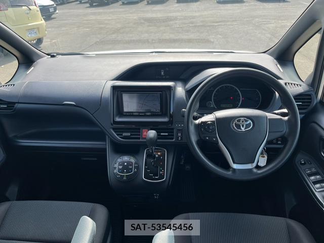 Toyota NOAH 2015-06 7805861-10