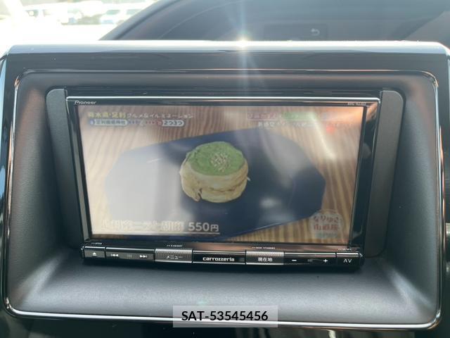 Toyota NOAH 2015-06 7805861-17