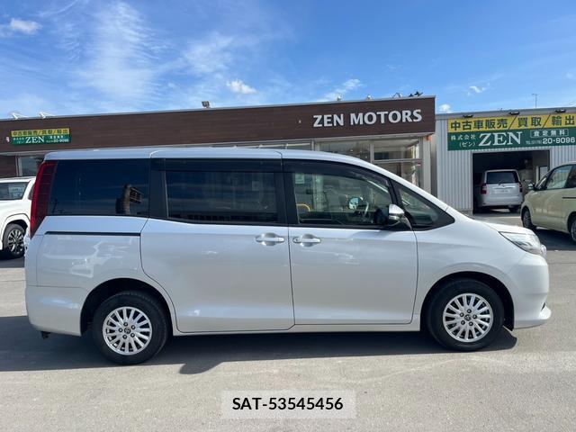 Toyota NOAH 2015-06 7805861-5