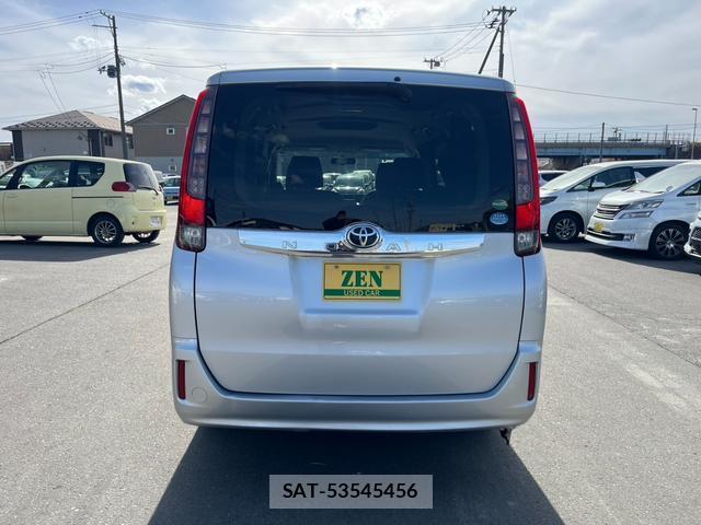 Toyota NOAH 2015-06 7805861-7