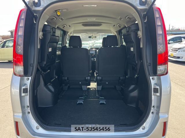 Toyota NOAH 2015-06 7805861-9