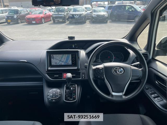 Toyota NOAH 2014-02 7805865-15