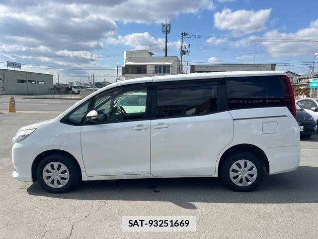 Toyota NOAH 2014-02 7805865-6