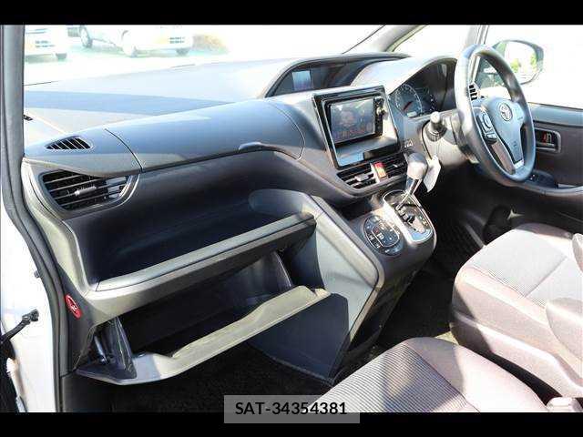 Toyota NOAH 2015-06 7805915-11