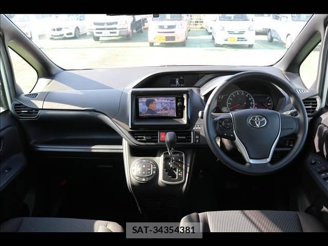 Toyota NOAH 2015-06 7805915-2