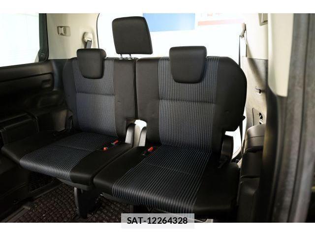 Toyota NOAH 2016-06 7806057-13