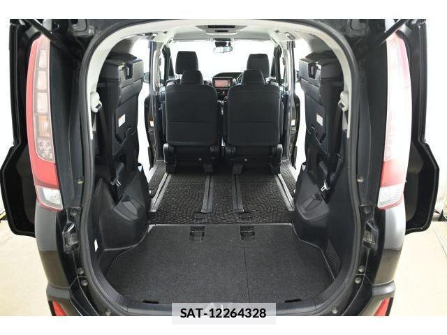 Toyota NOAH 2016-06 7806057-14