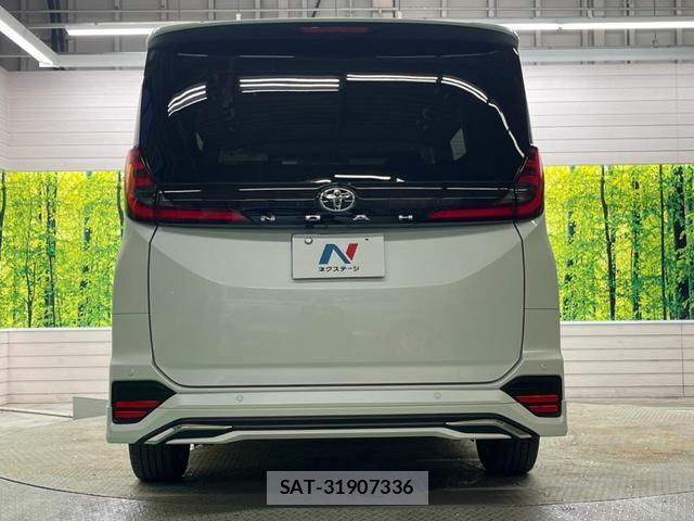 Toyota NOAH 2023-03 7806655-14