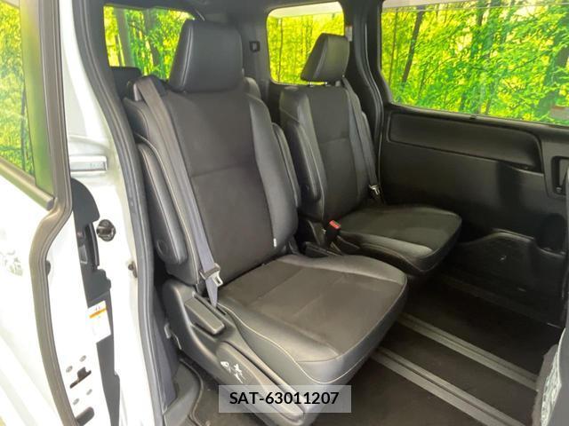 Toyota NOAH 2018-03 7806656-10