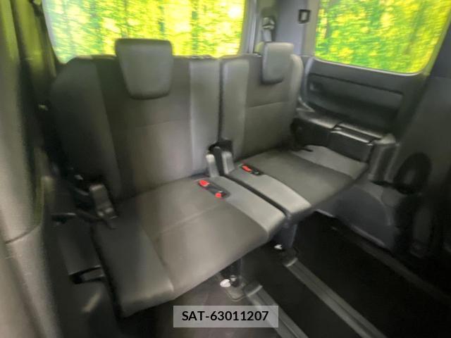 Toyota NOAH 2018-03 7806656-11