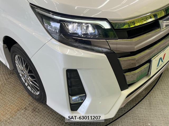 Toyota NOAH 2018-03 7806656-12