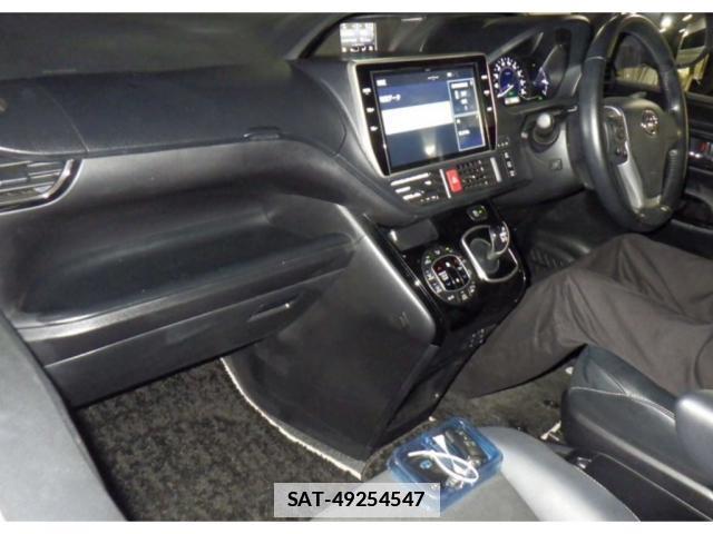 Toyota NOAH 2019 7807200-2