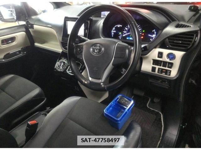 Toyota NOAH 2018-11 7807209-2