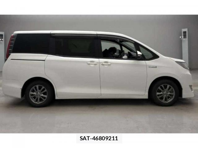 Toyota NOAH 2019 7807248-1