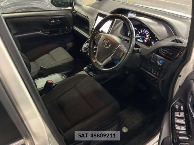 Toyota NOAH 2019 7807248-2