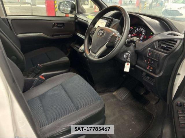 Toyota NOAH 2021-11 7807249-2