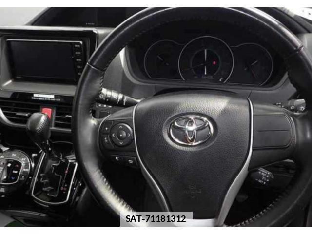 Toyota NOAH 2021 7807305-2