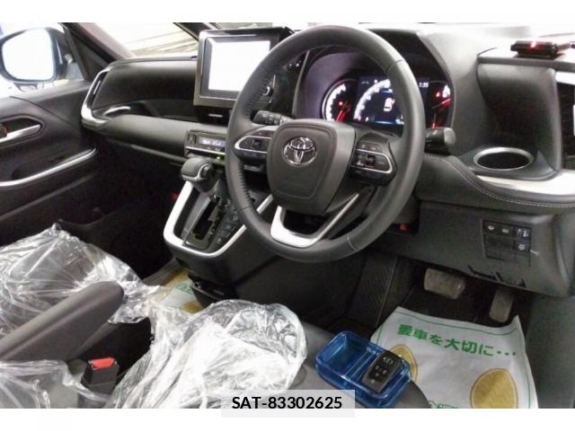Toyota NOAH 2025-05 7807535-2