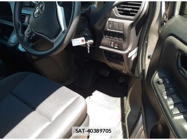 Toyota NOAH 2021 7807547-2