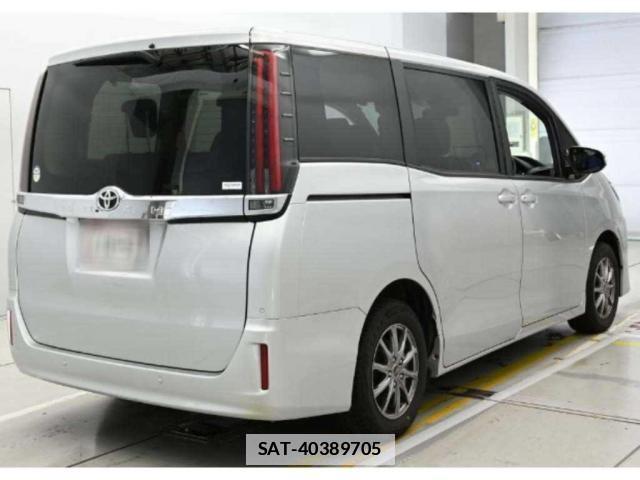 Toyota NOAH 2021 7807547-4