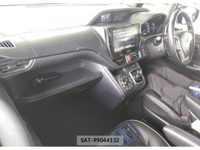 Toyota NOAH 2016 7807908-2