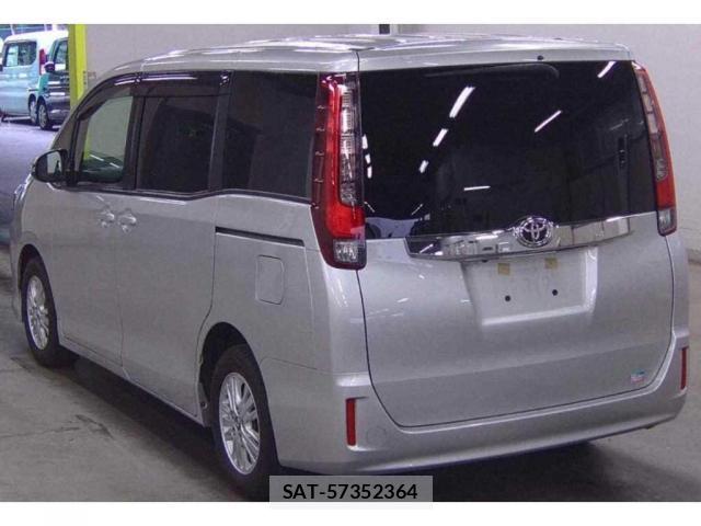 Toyota NOAH 2015-07 7807943-3