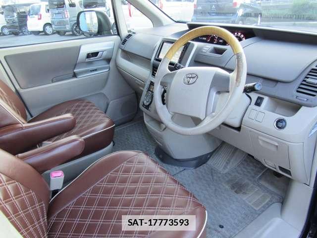 Toyota NOAH 2009-12 7808277-6