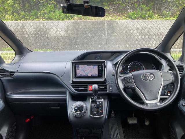 Toyota NOAH 2015-01 7808295-1