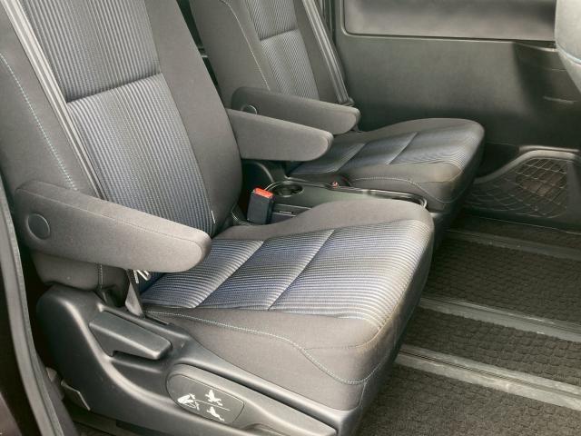 Toyota NOAH 2015-01 7808295-11