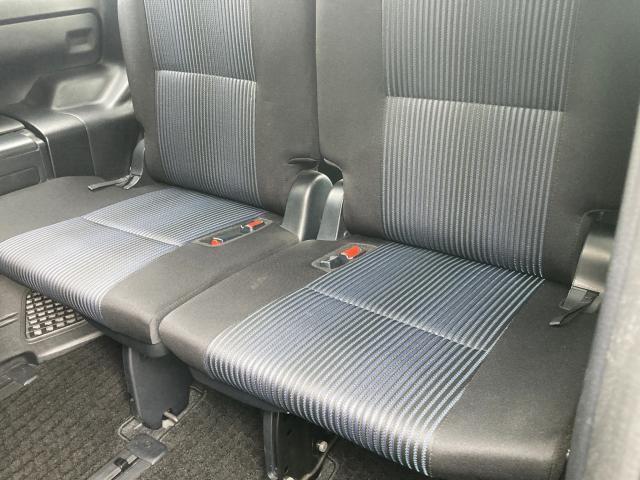 Toyota NOAH 2015-01 7808295-12