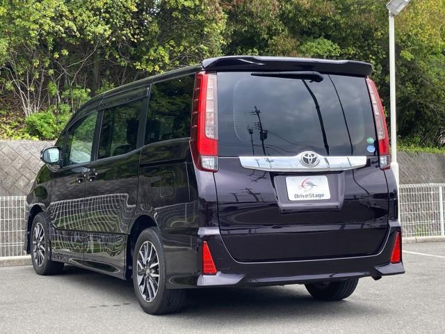 Toyota NOAH 2015-01 7808295-4