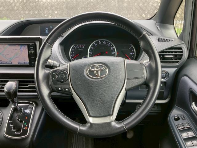 Toyota NOAH 2015-01 7808295-5