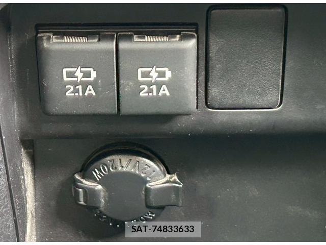 Toyota NOAH 2019-04 7808309-14