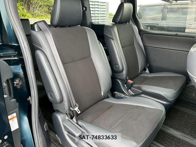 Toyota NOAH 2019-04 7808309-9