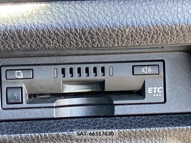 Toyota NOAH 2018-09 7808327-12